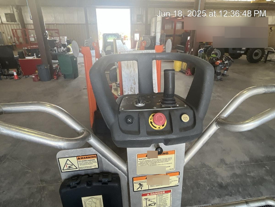 2022 JLG T500J
