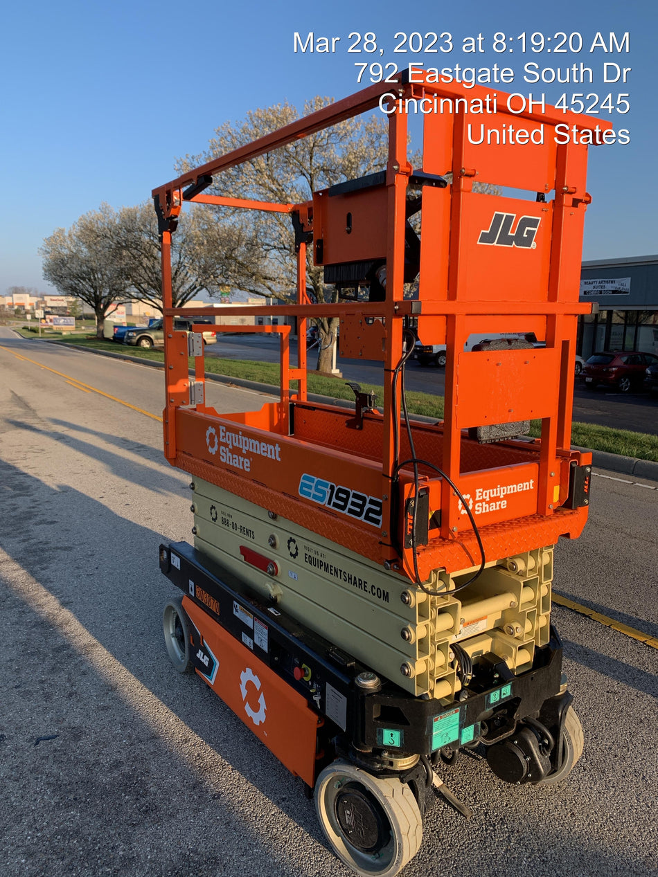 2023 JLG ES1932