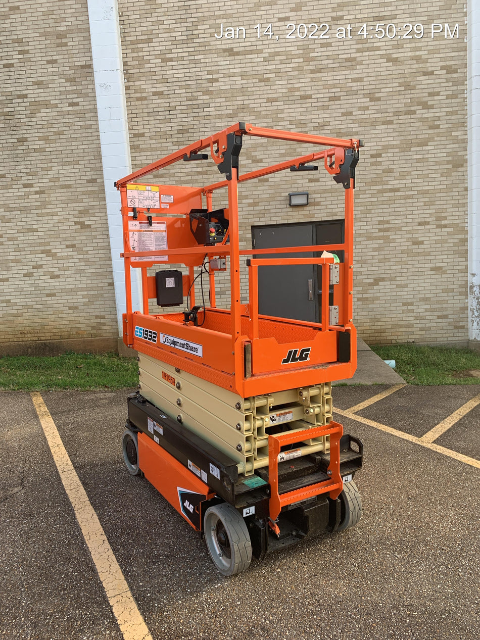 2021 JLG ES1932