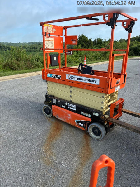 2021 JLG ES1932