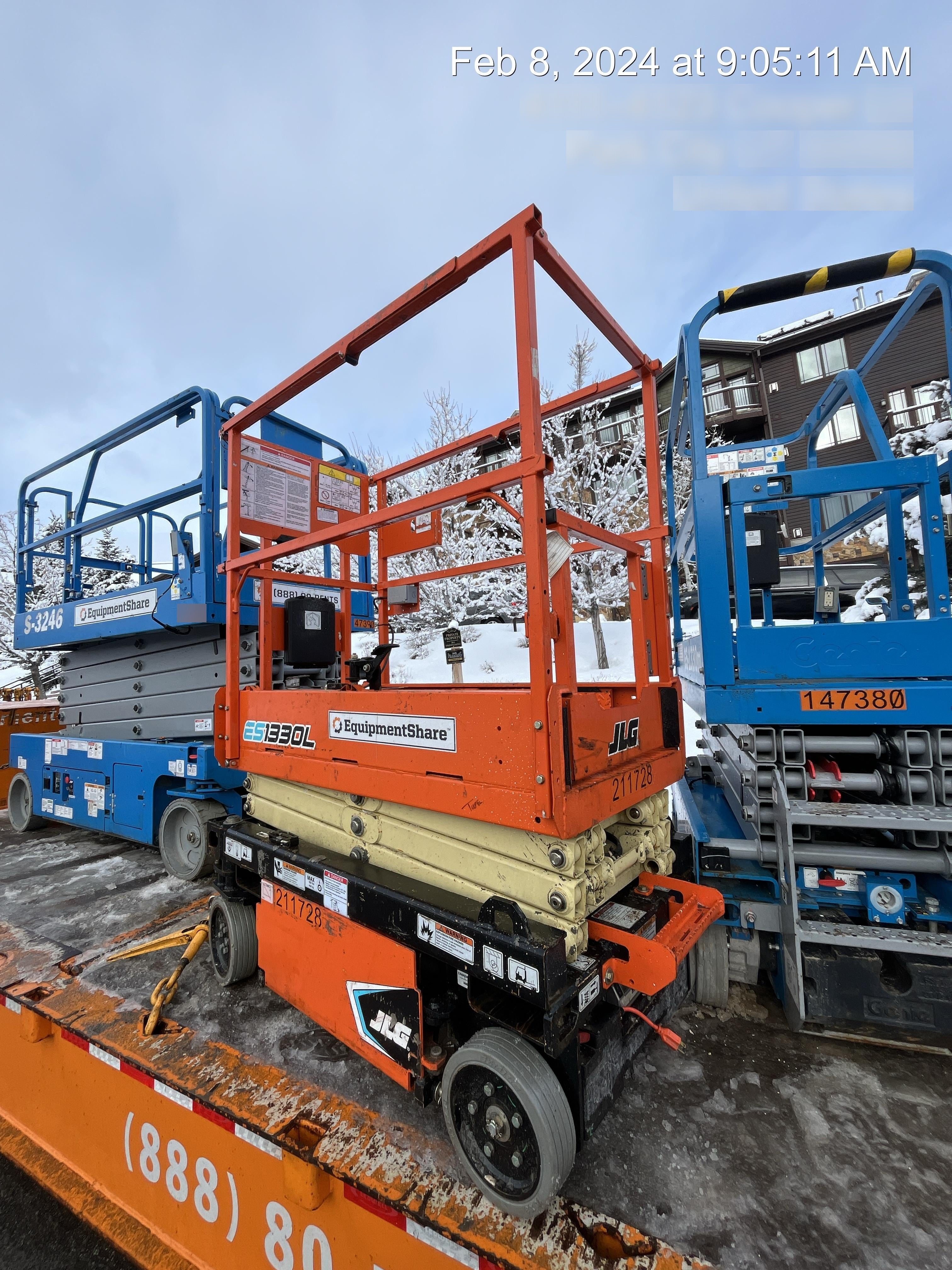 2022 JLG ES1330L