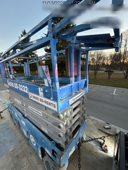 2016 Genie GS-3232 32' Narrow Scissor Lift