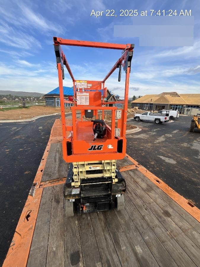 2024 JLG ES1932