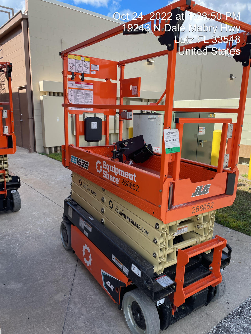 2022 JLG ES1932