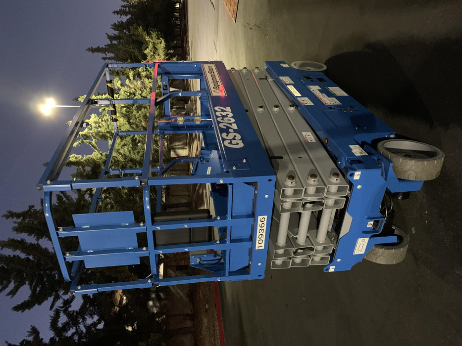 2020 Genie GS-2632 Solid NM Tires, Folding Rails with Half-Height Swing Gate, Beacon, 800W Invertor