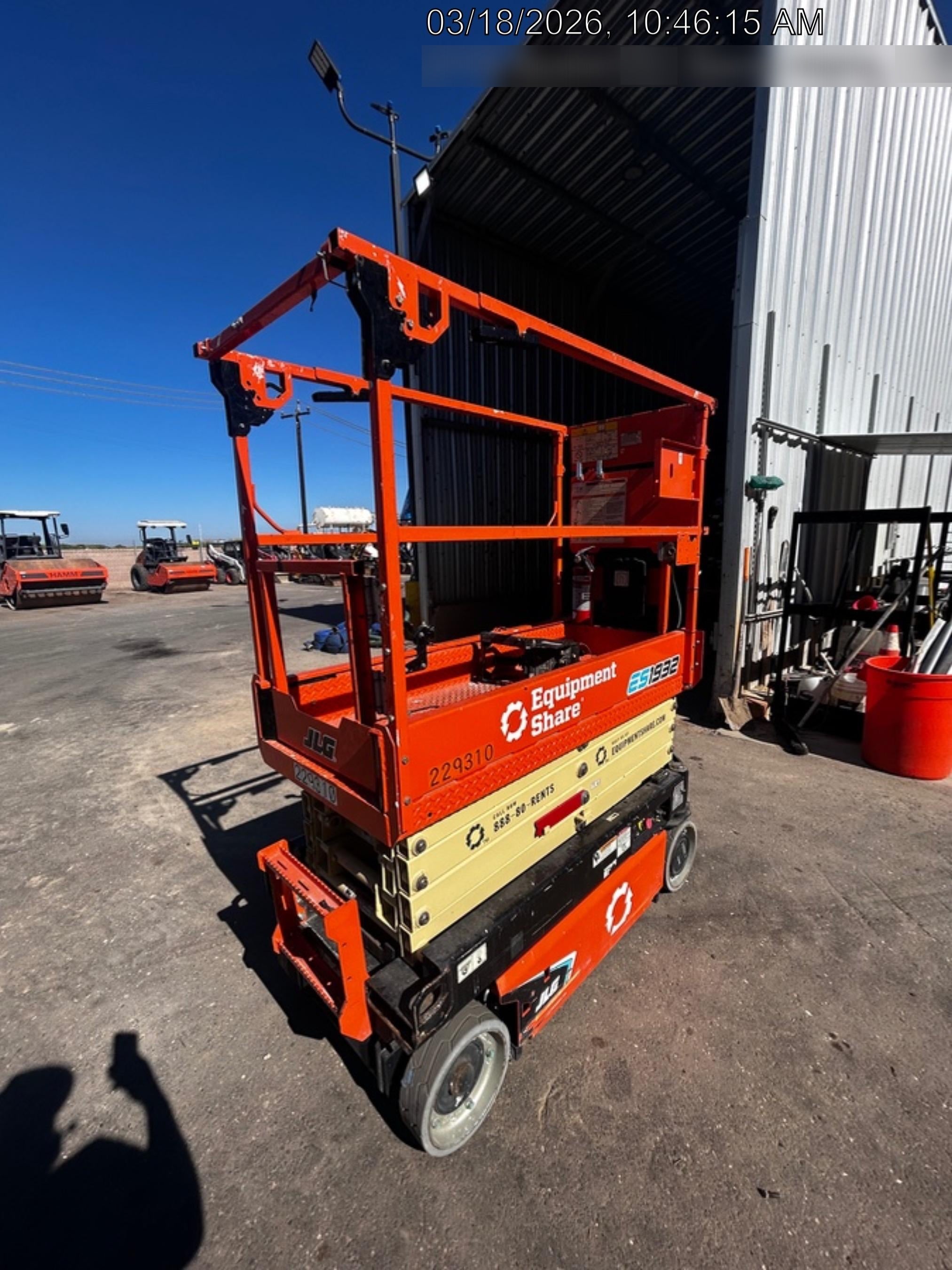 2022 JLG ES1932