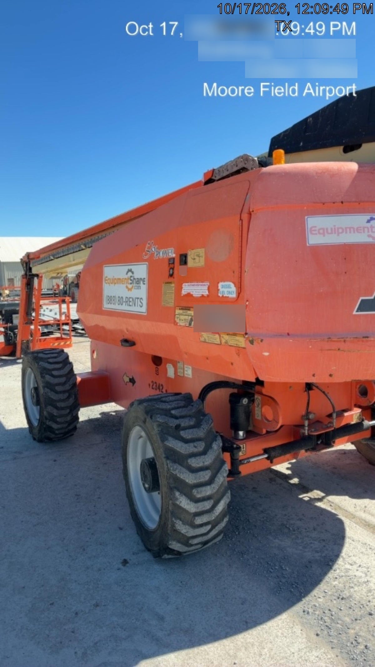 2017 JLG 660SJ