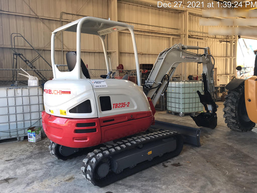 2021 TAKEUCHI TB235-2R
