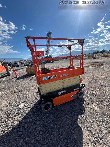 2022 JLG ES1932