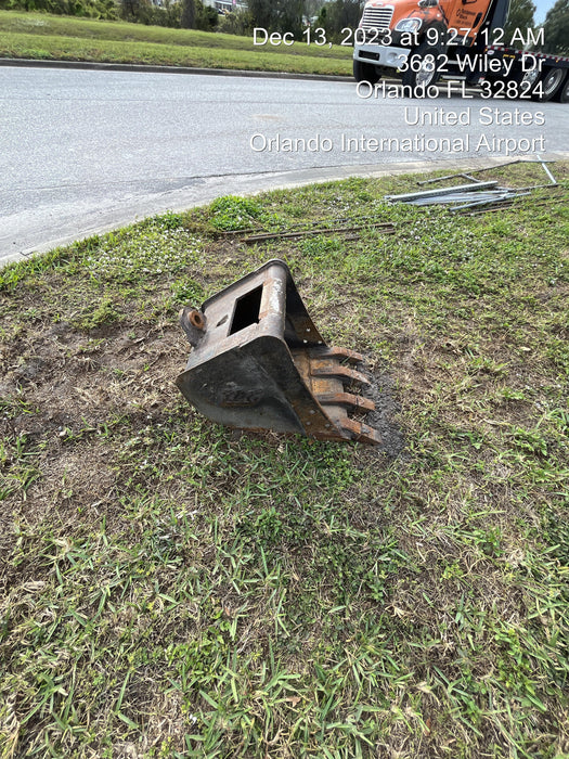 2016 WERK-BRAU 18" Bucket - Werk-Brau