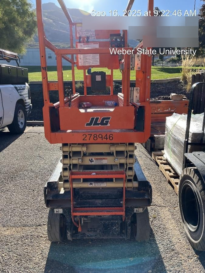 2022 JLG ES1932