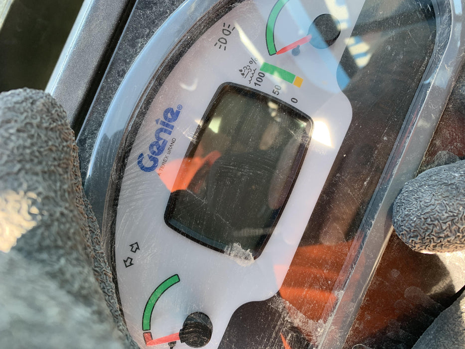 2018 Genie GTH-844 Genie GTH-844 w/Enclosed Cab w/HVAC, Work Lights, Solid Tires, Beacon, 60" Carriage and Forks