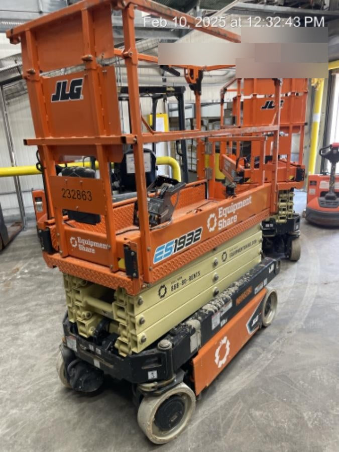 2022 JLG ES1932