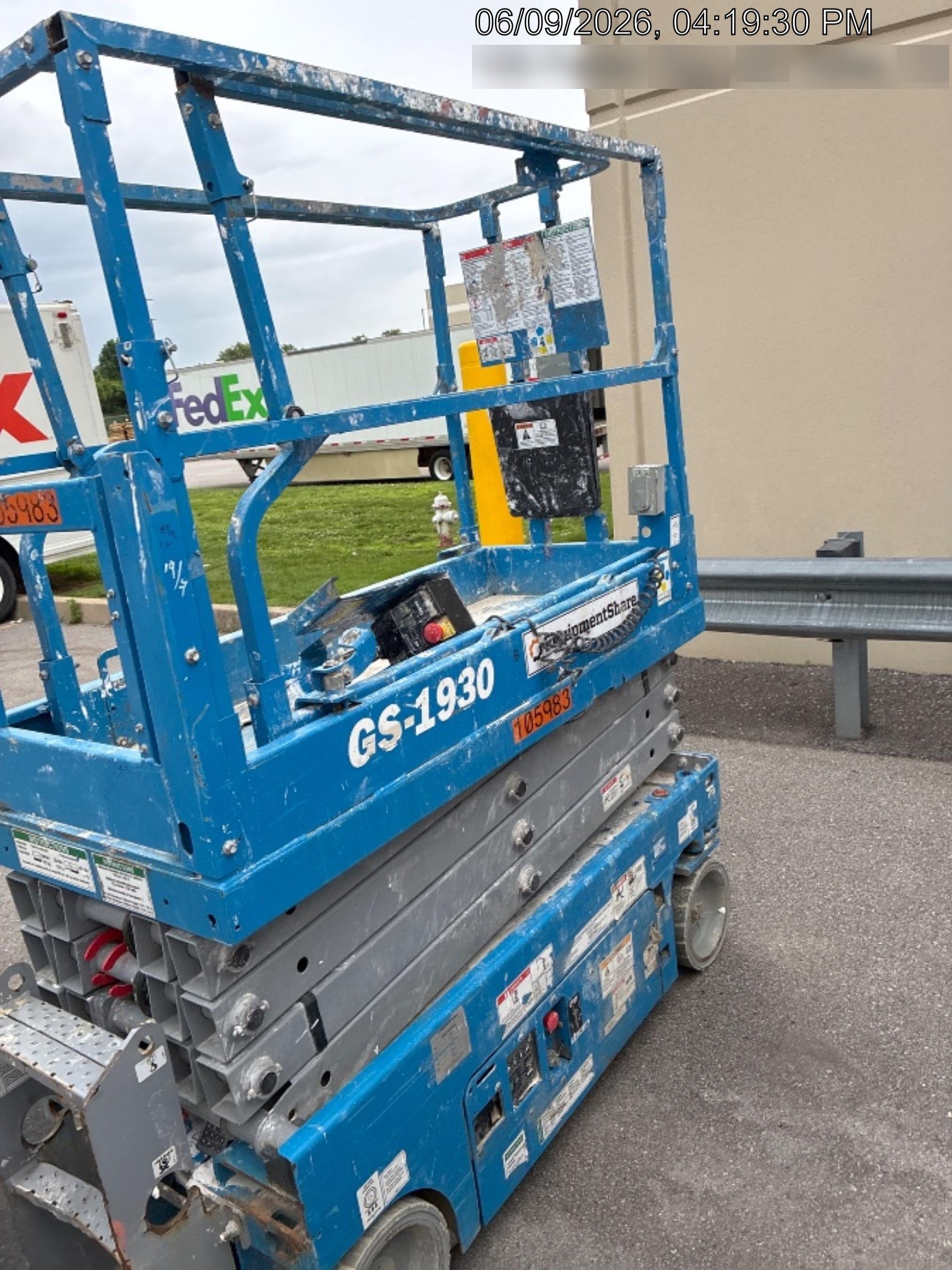 2020 Genie GS-1930 Solid Non Marking Tires, Beacon, Folding rails with half height swing gate