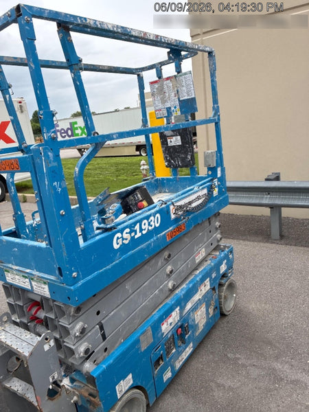 2020 Genie GS-1930 Solid Non Marking Tires, Beacon, Folding rails with half height swing gate
