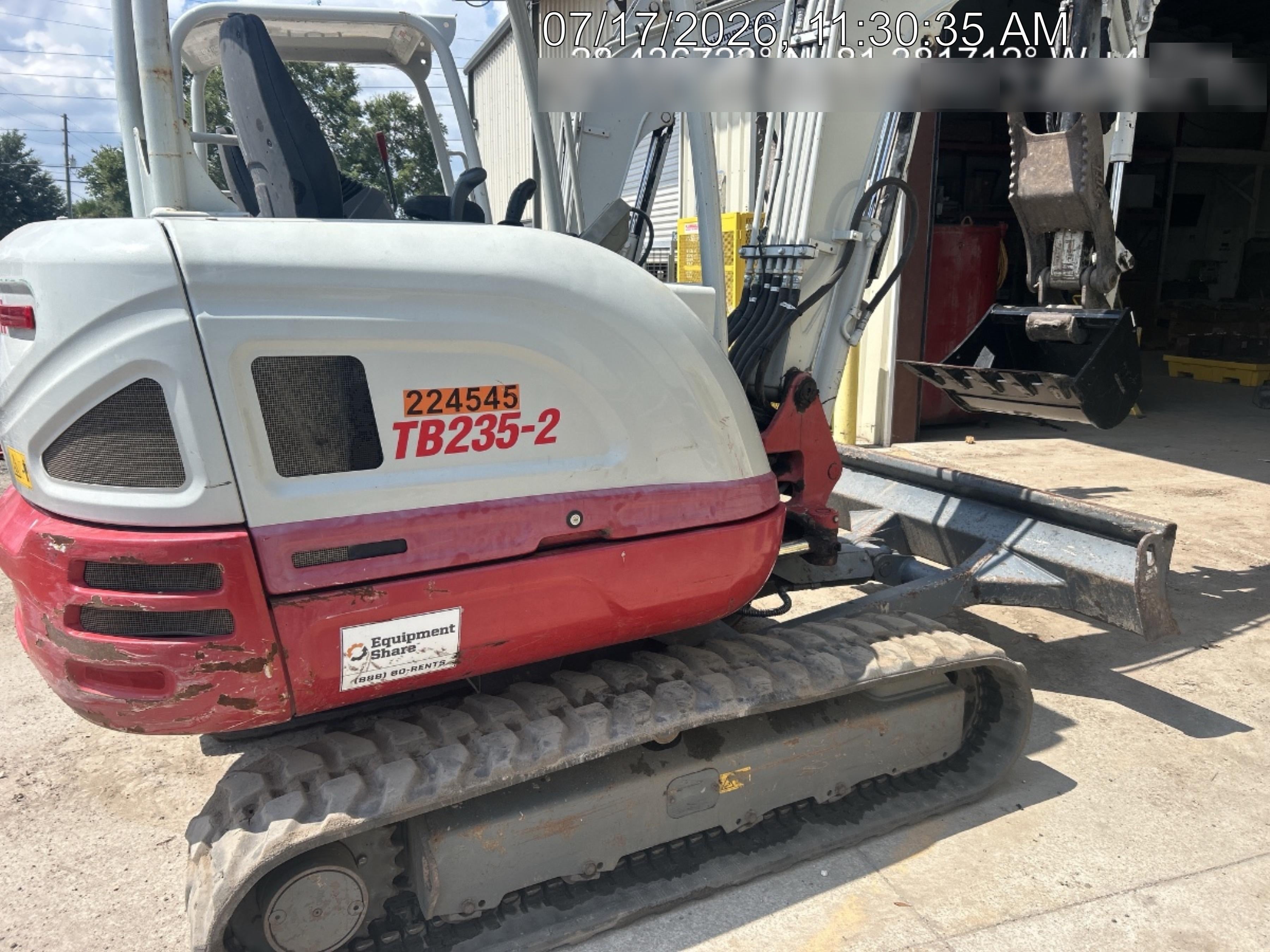 2022 TAKEUCHI TB235-2R