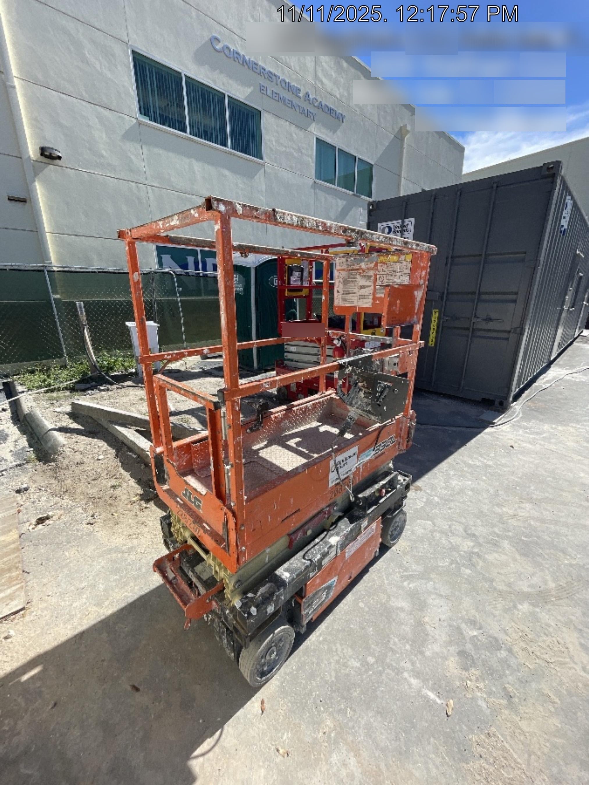 2022 JLG ES1330L