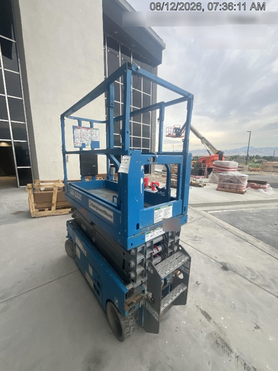 2020 Genie GS-1930 Solid Non Marking Tires, Beacon, Folding rails with half height swing gate, 800W Inverter