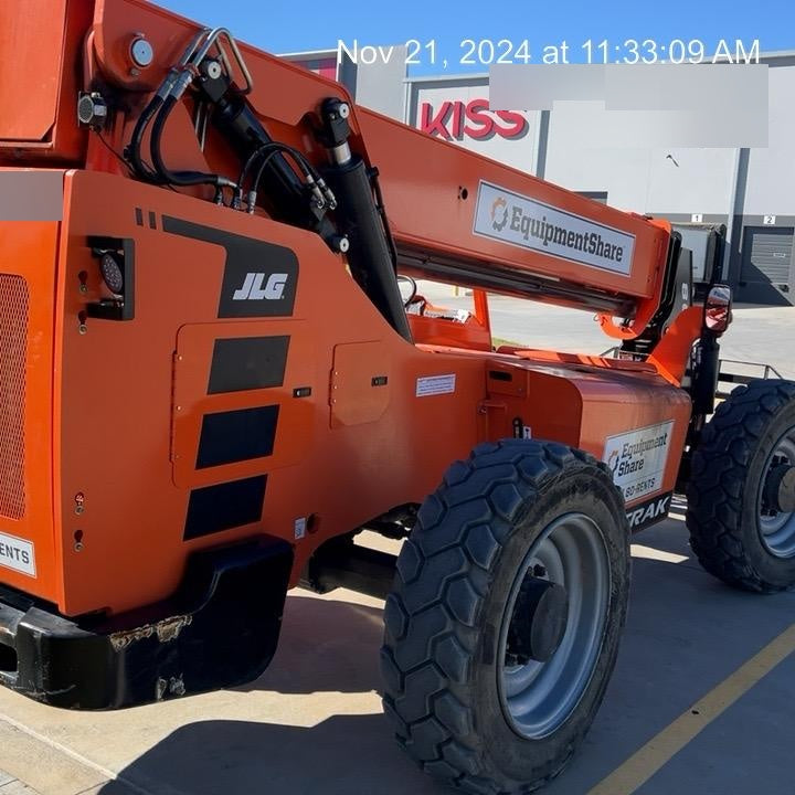 2022 SKYTRAK 8042