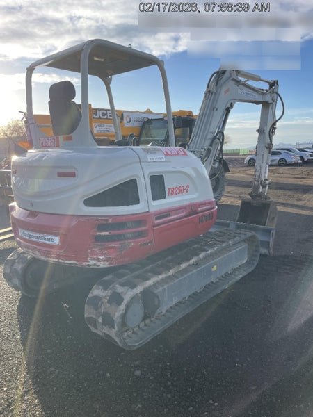 2021 TAKEUCHI TB250-2
