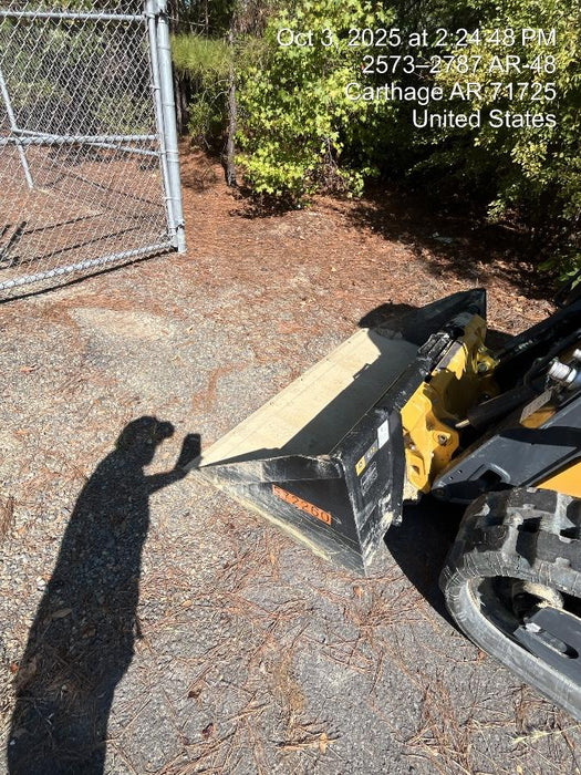 2025 JOHN DEERE 72" Skid Loader Bucket - John Deere C72