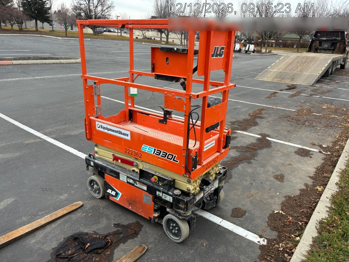 2022 JLG ES1330L