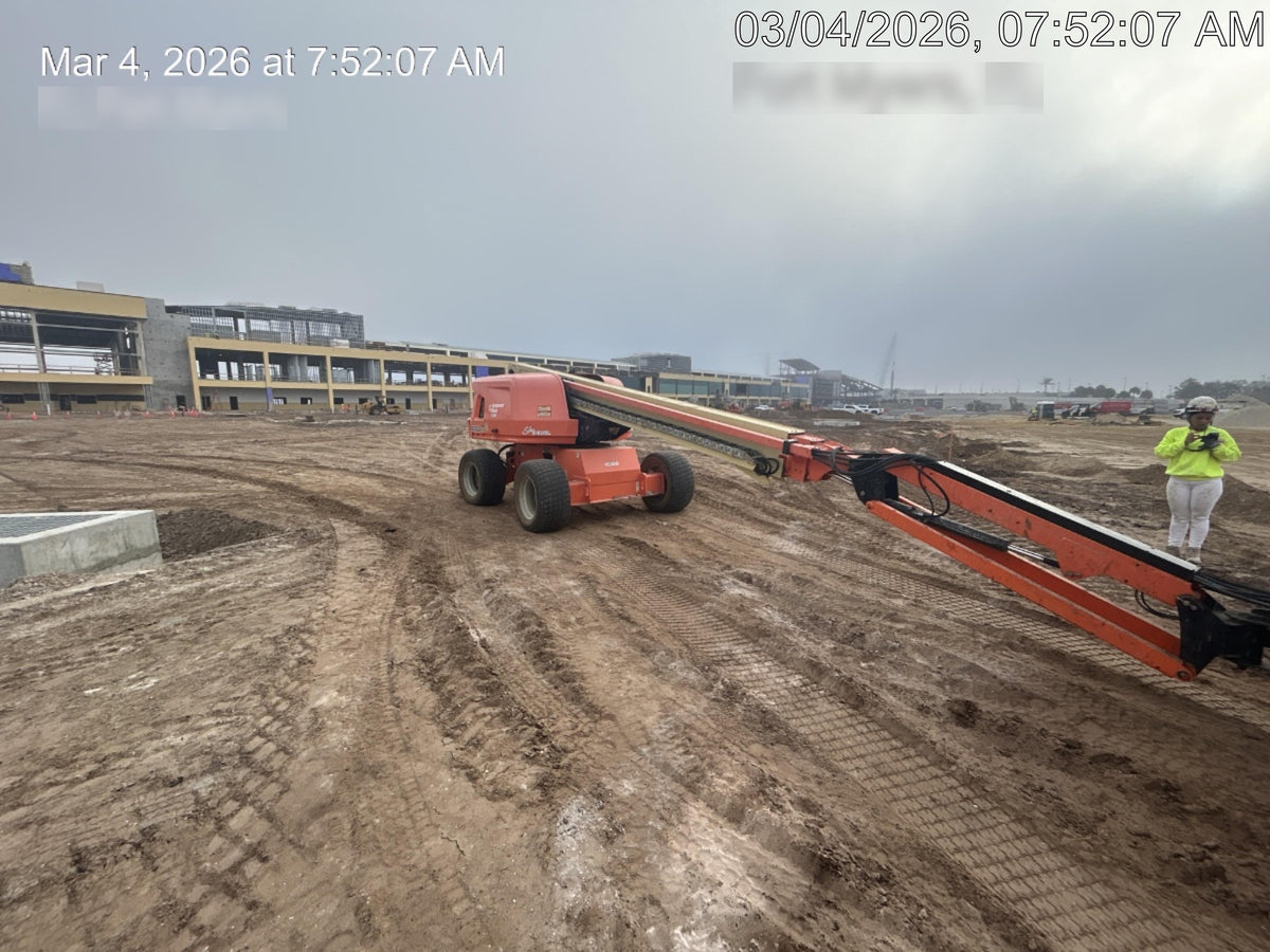 2022 JLG 660SJ