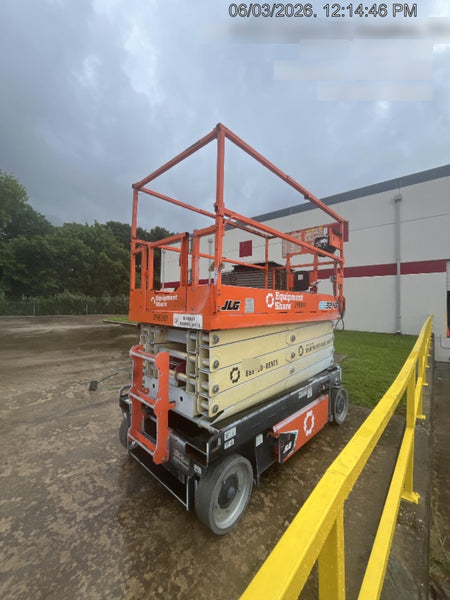 2023 JLG ES3246