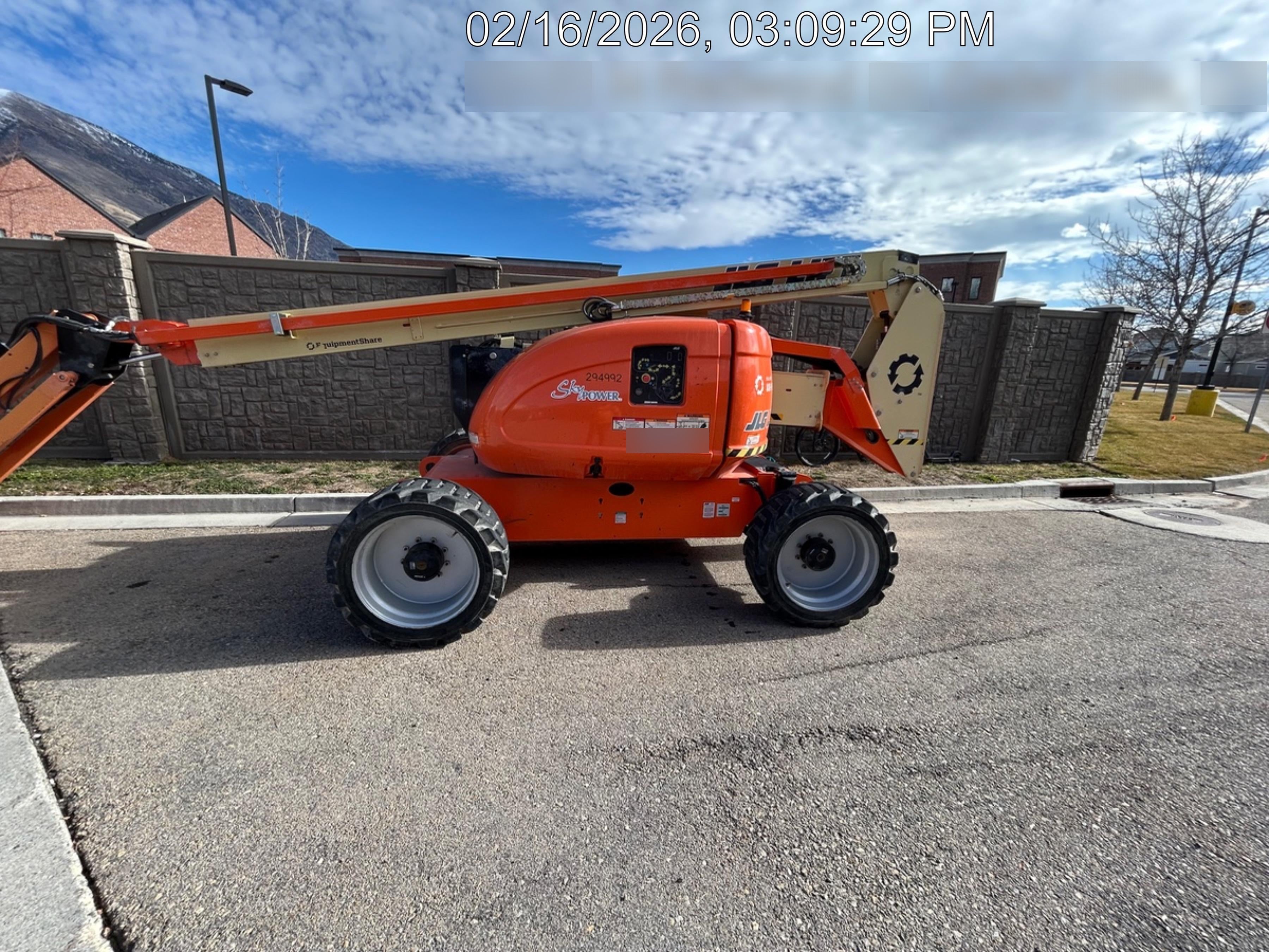 2023 JLG 600AJ