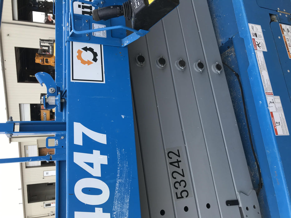 2019 Genie GS-4047 Folding rails with half height swing gate