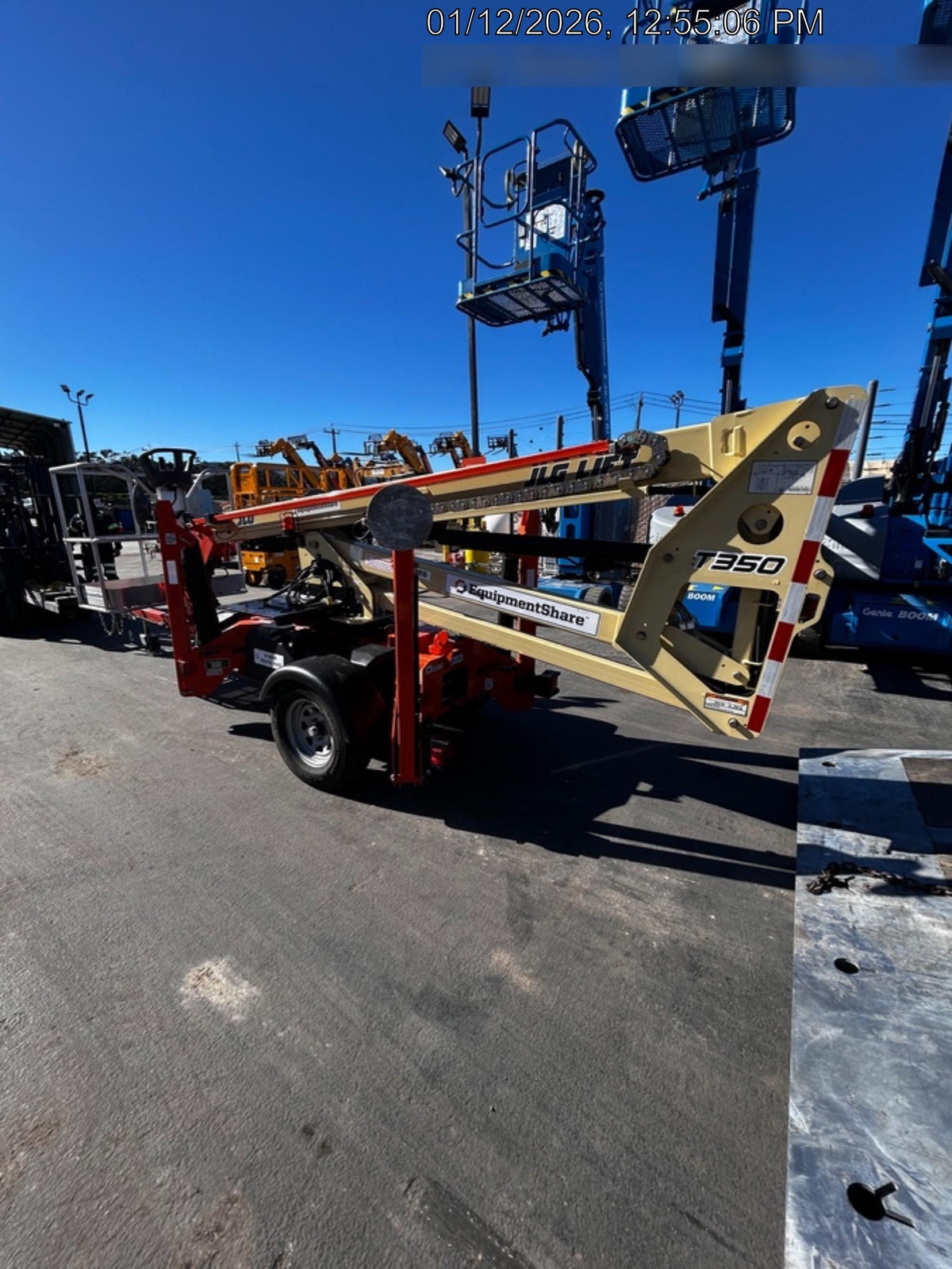 2022 JLG T350