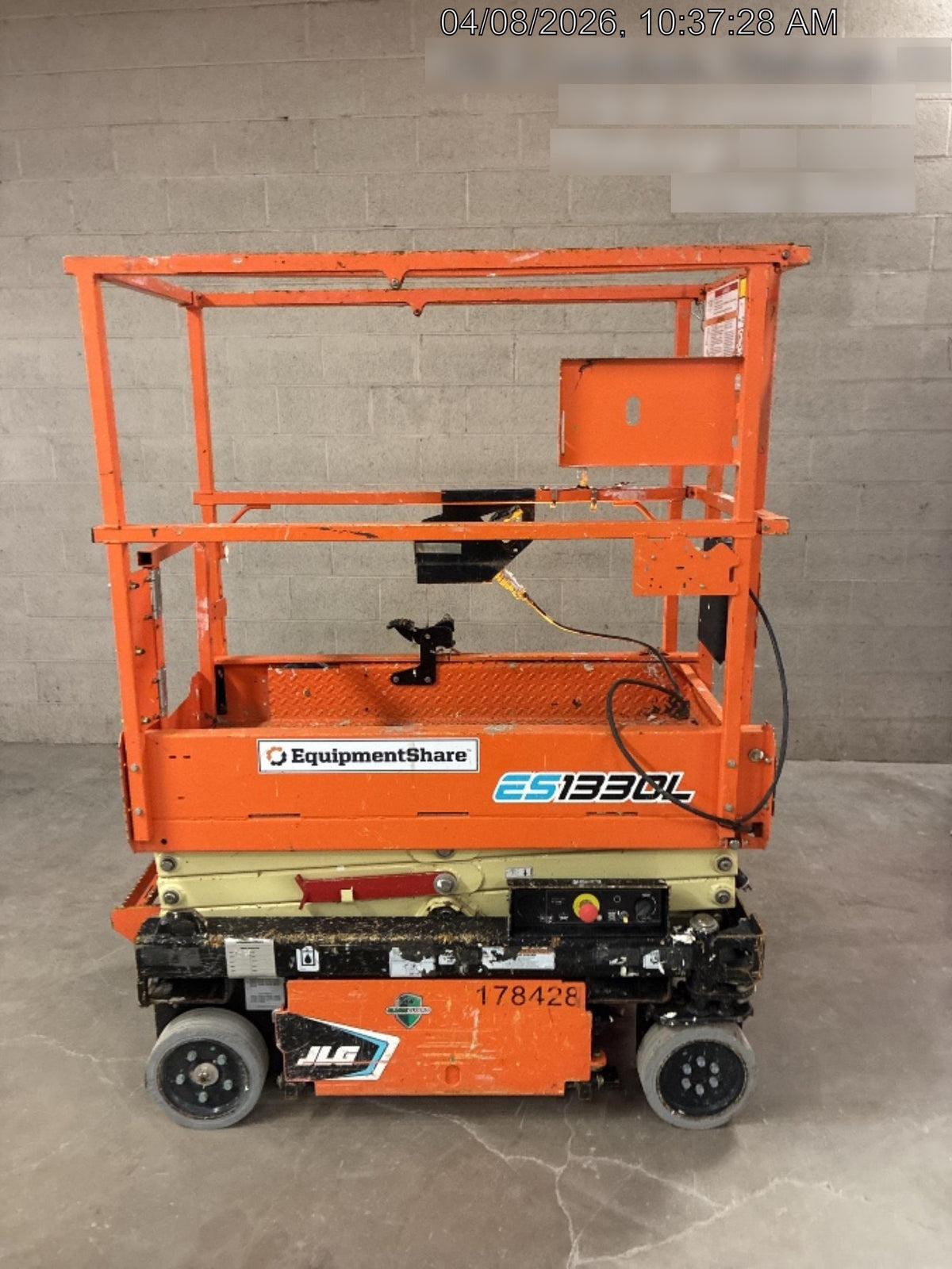 2021 JLG ES1330L