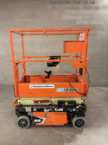 2021 JLG ES1330L