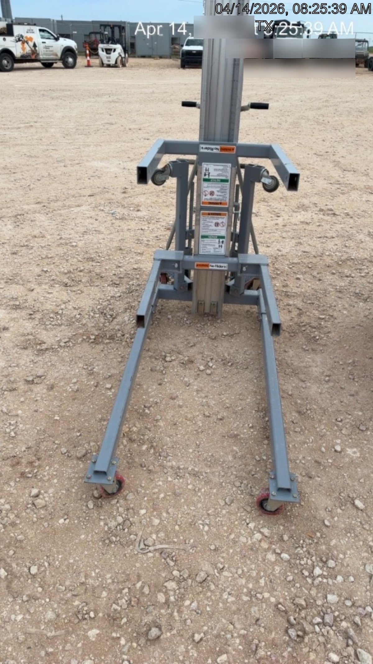 2023 GENIE SLC-24