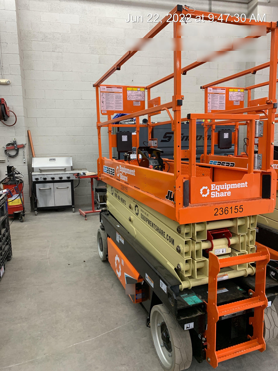 2022 JLG ES2632
