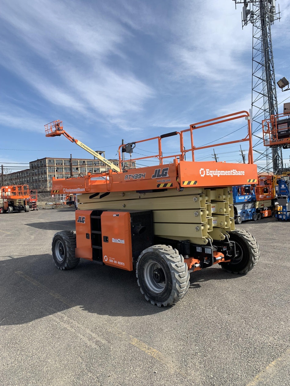 2023 JLG RT4394