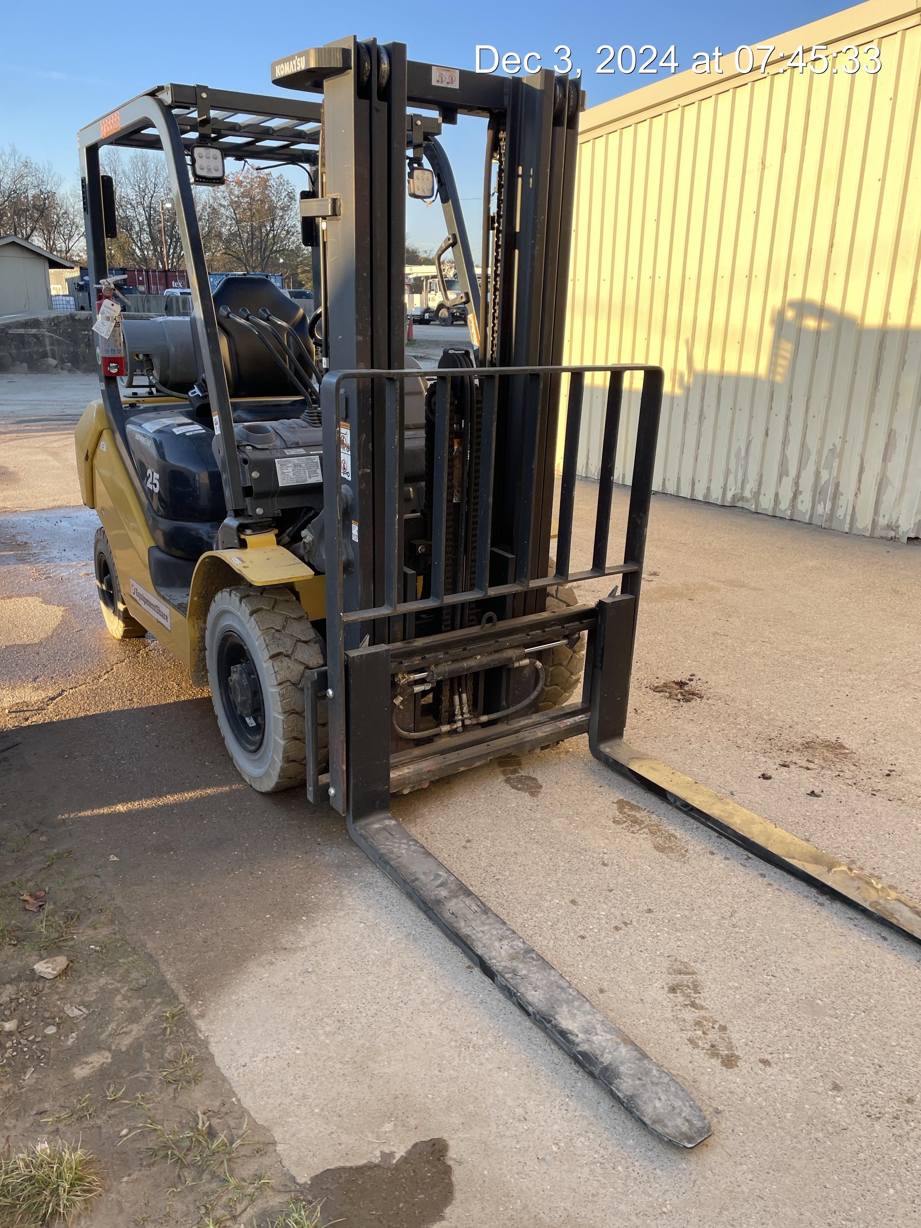 2022 KOMATSU FG25T-16
