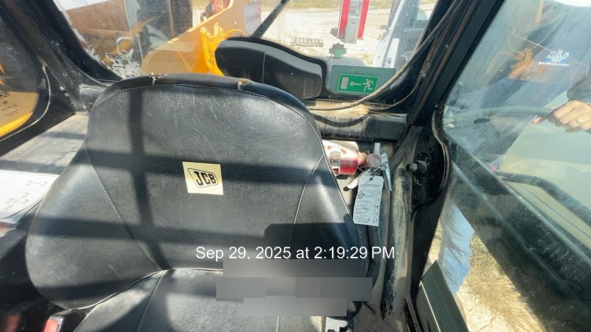 2019 JCB 512-56 74 HP w/CAB/HVAC, Beacon, Aux Hydraulics, Worklights, Solid Tires w/60" Carriage/Forks