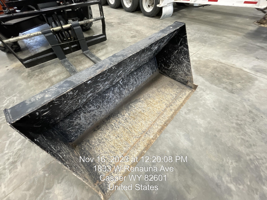 2016 SKYTRAK 70" Bucket, Telehandler 6k-7k