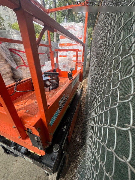 2021 JLG ES1330L