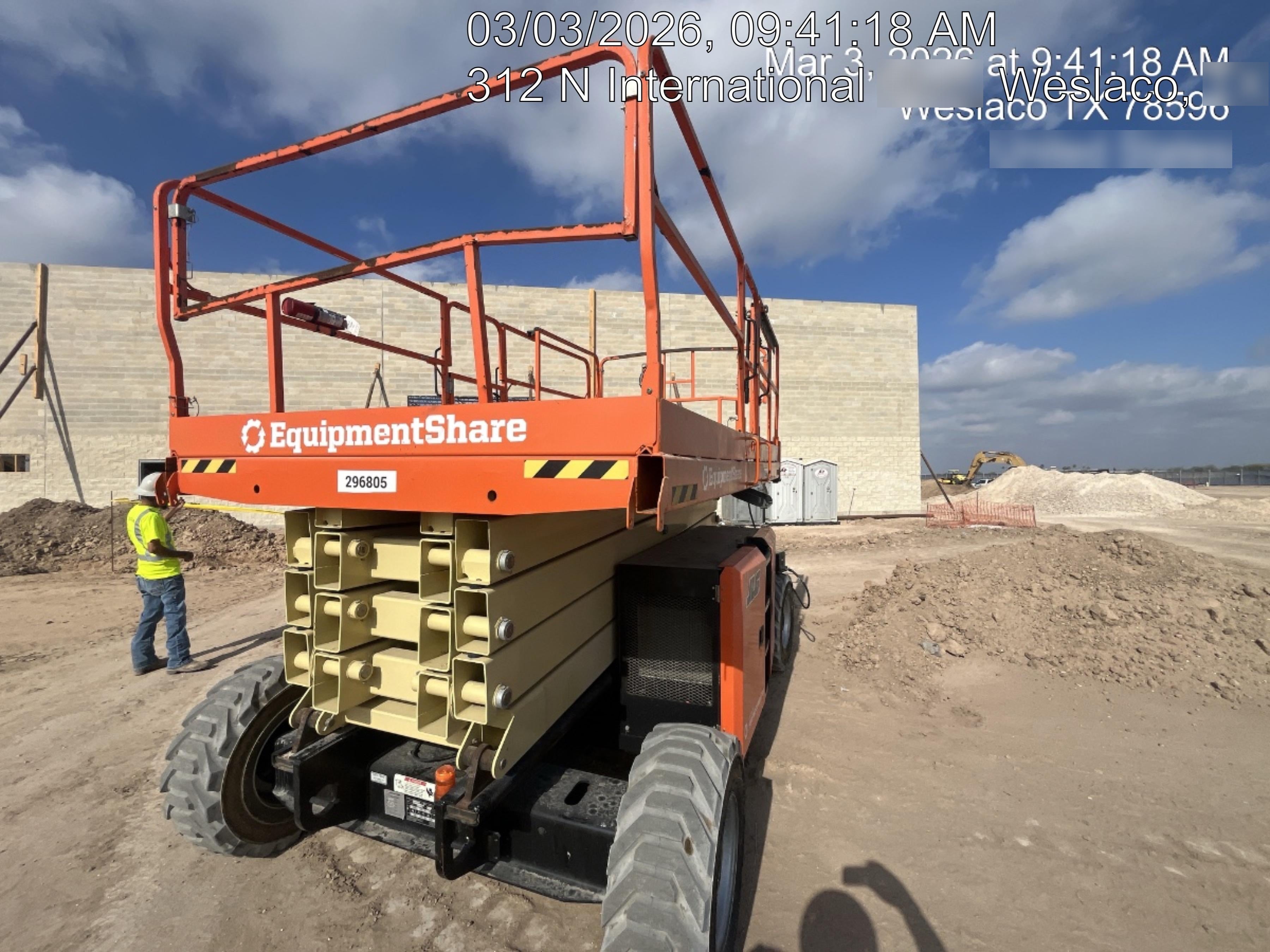 2023 JLG RT4394