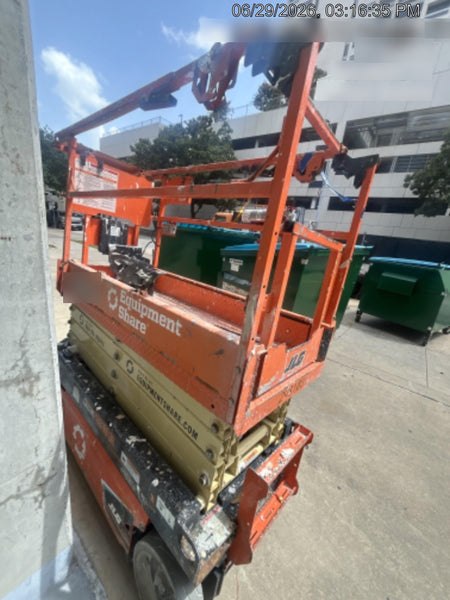 2023 JLG ES1932