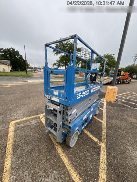 2019 Genie GS-2632 Folding rails with half height swing gate