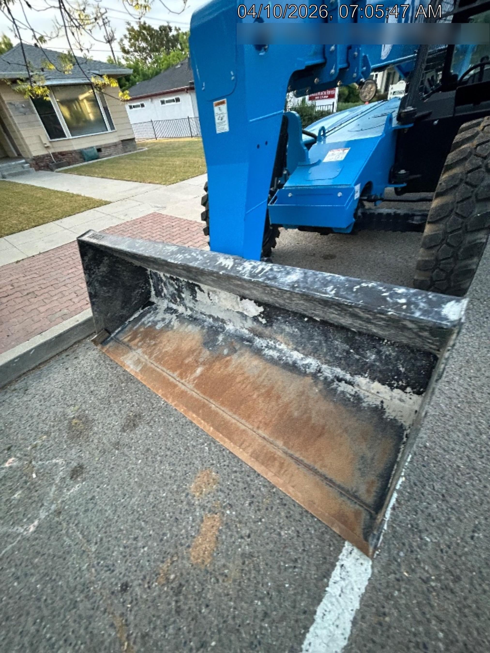 2025 JLG 1001100823