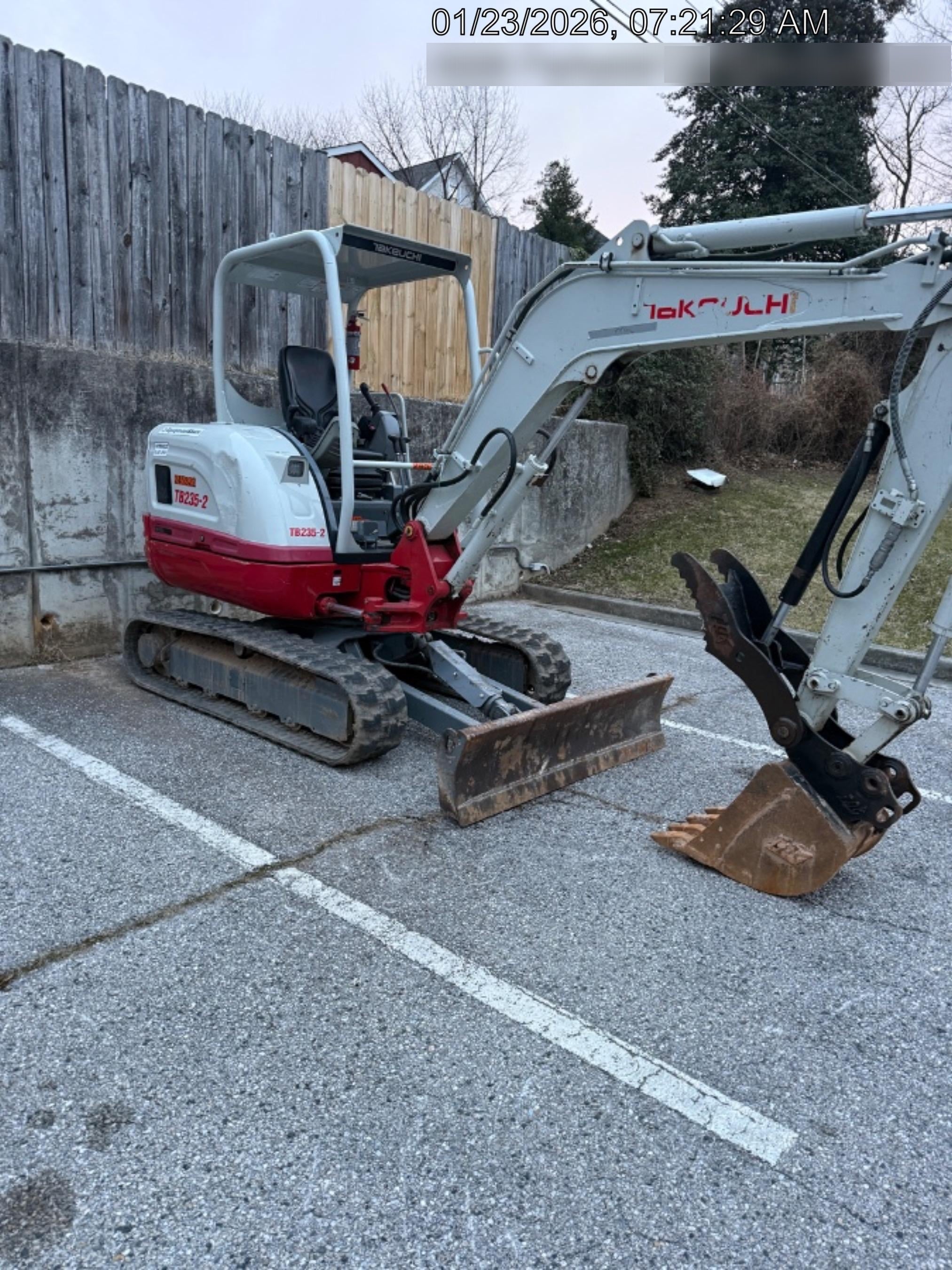 2022 TAKEUCHI TB235-2R