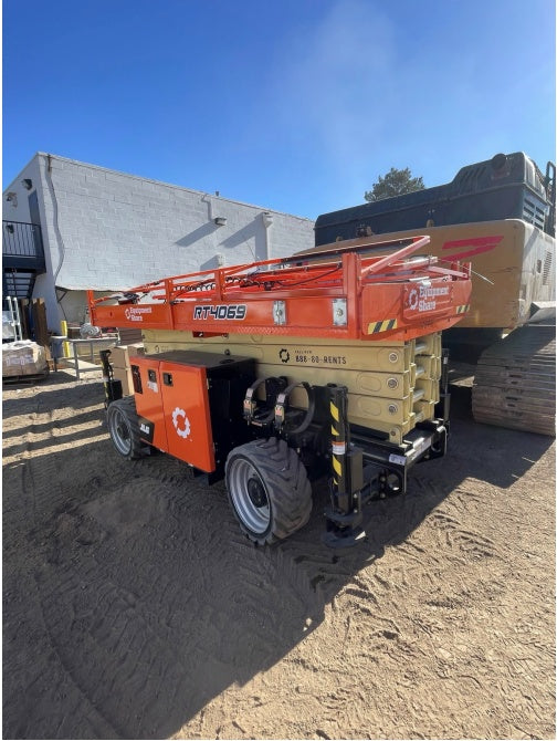 2023 JLG RT4069