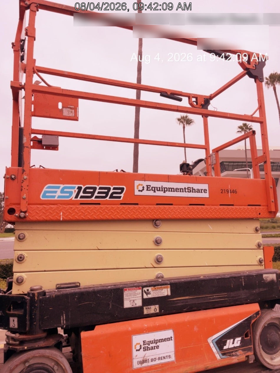2022 JLG ES1932