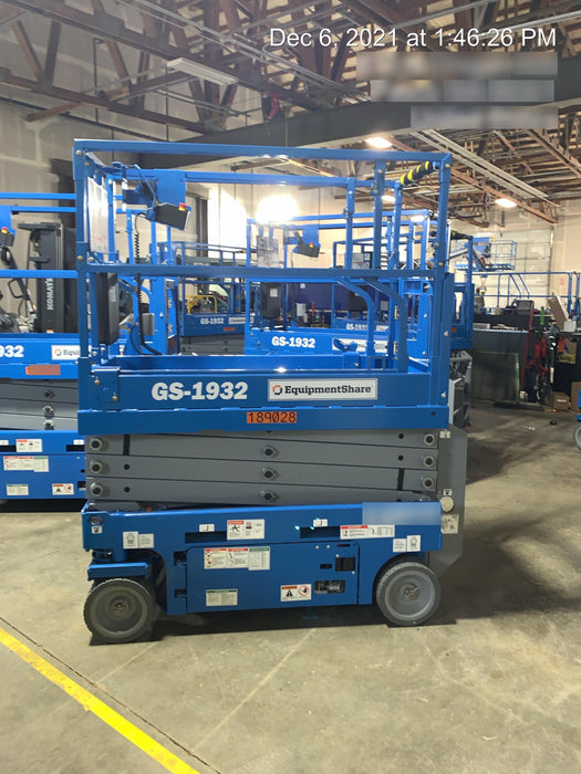 2021 GENIE GS-1932