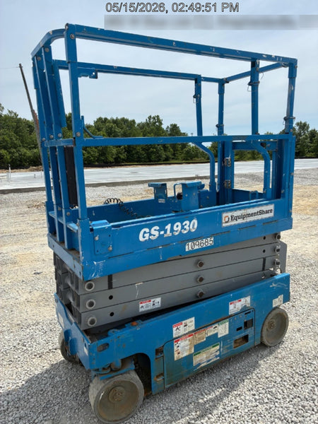 2020 Genie GS-1930 Solid Non Marking Tires, Beacon, Folding rails with half height swing gate, 800W Inverter