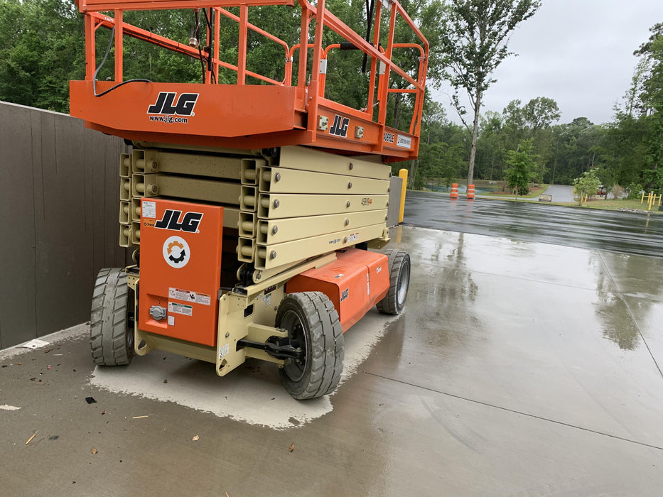 2019 JLG 4069LE Solid Non Marking Tires, Rotating Beacon